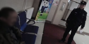 男子醉酒街头倒地不醒 哈西派出所民警巡逻中暖心救助护平安